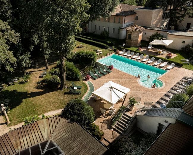 Hotel with swimming pool posta donini